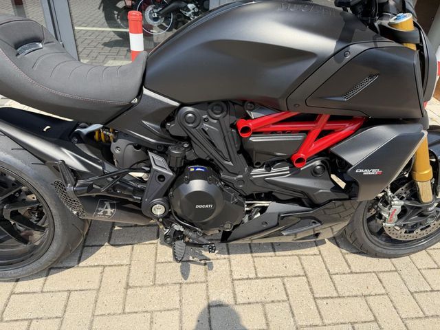 ducati - diavel-1260-s