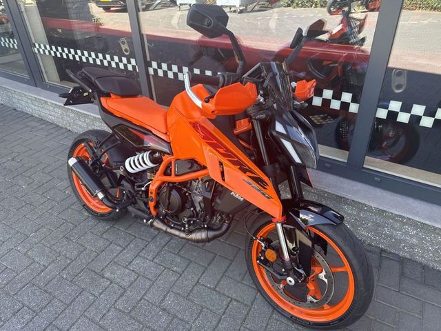 ktm - 390-duke-abs