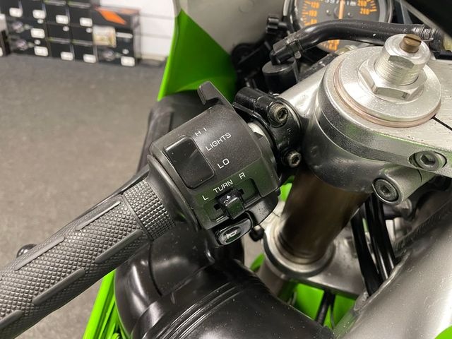 kawasaki - zxr-750