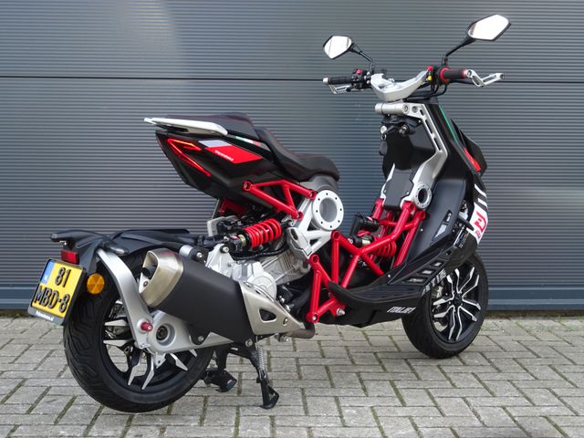 italjet - dragstar-200-limited-edition