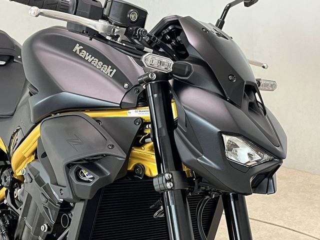 kawasaki - z900