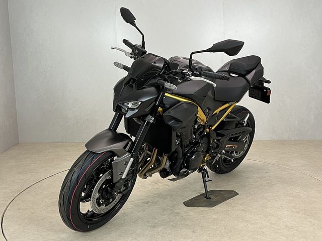 kawasaki - z900