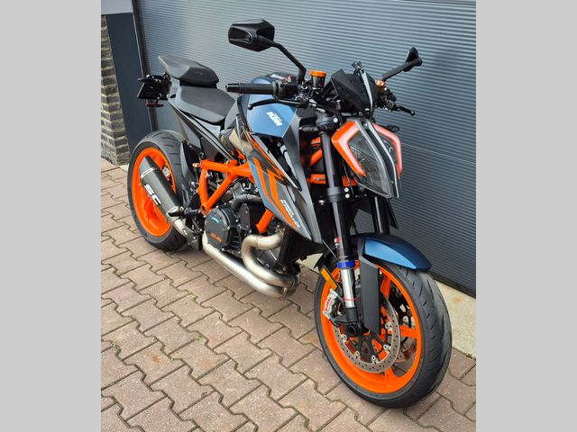ktm - 1290-super-duke-r-evo