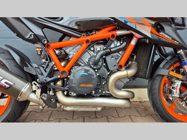 ktm - 1290-super-duke-r-evo