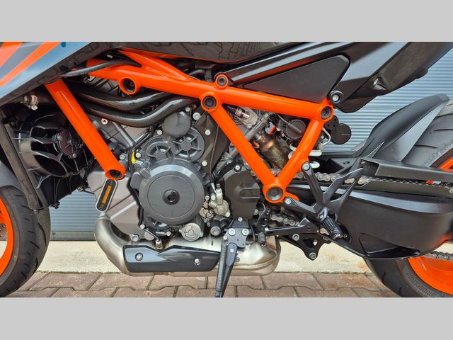 ktm - 1290-super-duke-r-evo