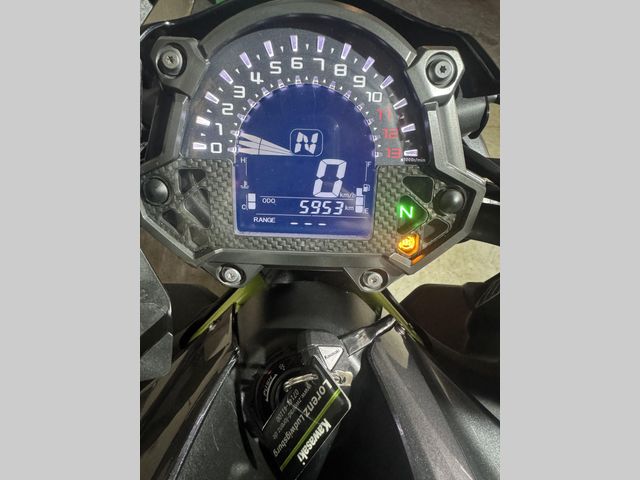 kawasaki - z900
