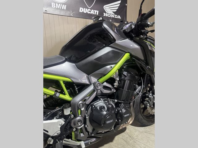 kawasaki - z900