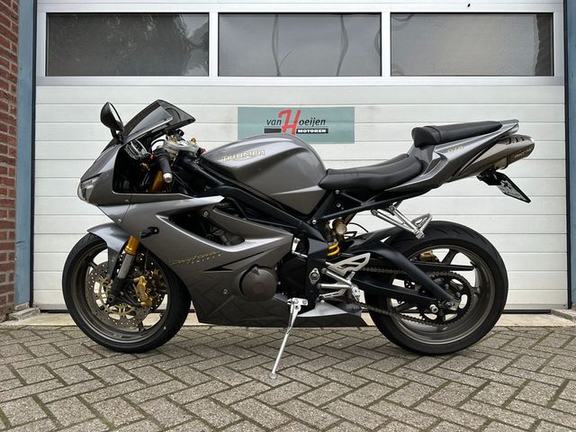 triumph - daytona-675