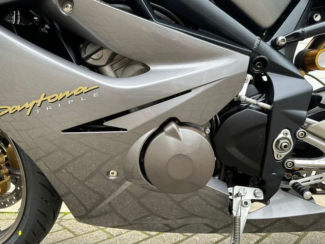 triumph - daytona-675