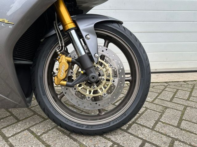 triumph - daytona-675