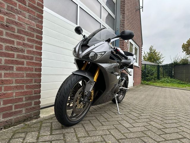 triumph - daytona-675