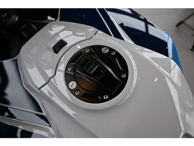 bmw - m-1000-xr
