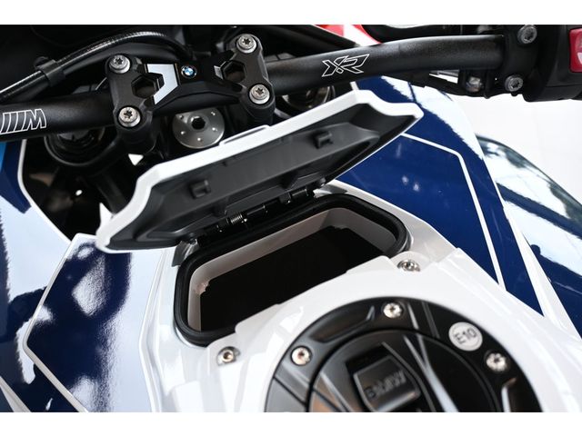 bmw - m-1000-xr