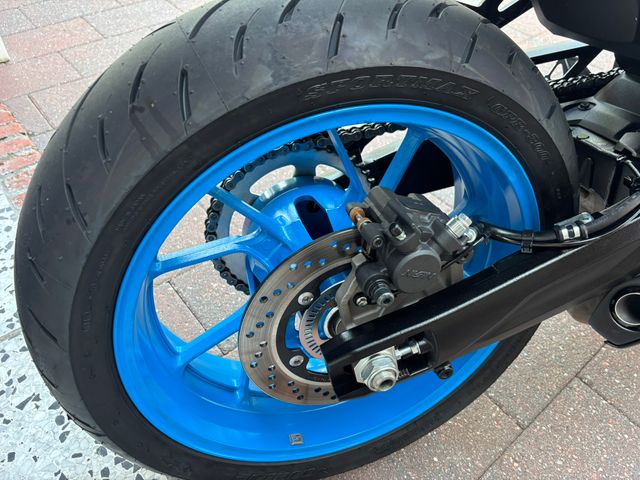 suzuki - gsx-8s