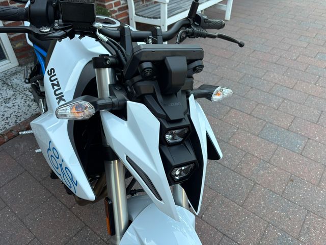 suzuki - gsx-8s