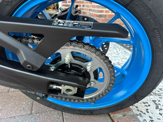 suzuki - gsx-8s