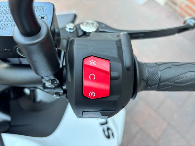 suzuki - gsx-8s