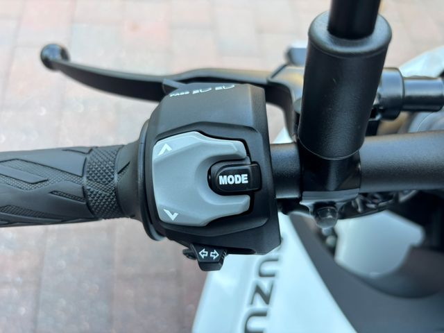 suzuki - gsx-8s