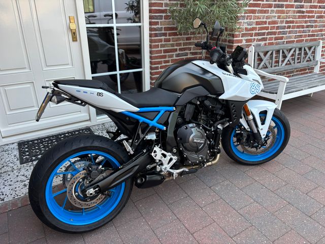 suzuki - gsx-8s
