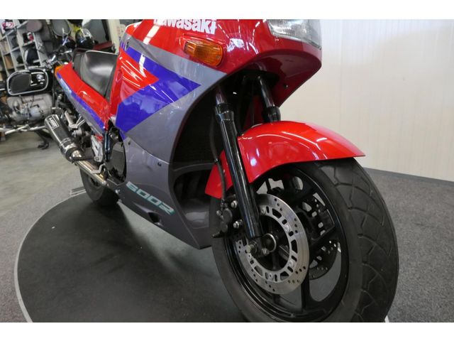 kawasaki - gpx-600-r