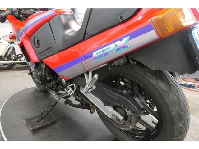 kawasaki - gpx-600-r