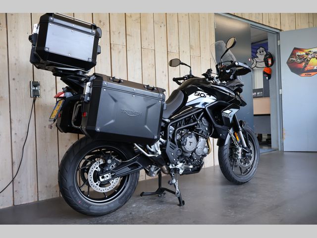 triumph - tiger-900-gt
