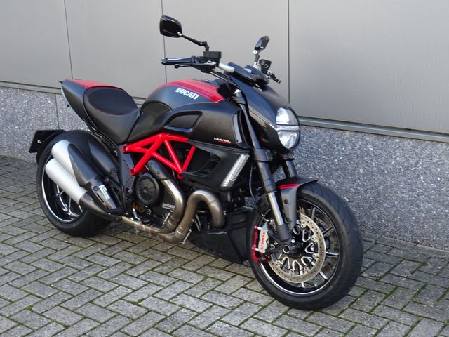 ducati - diavel-carbon