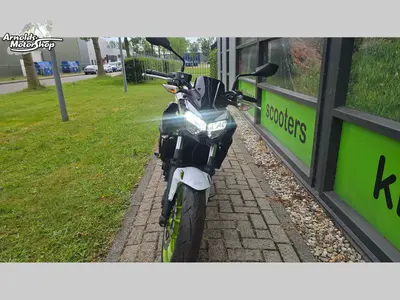 KAWASAKI Z650 – foto 2