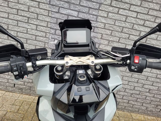 honda - x-adv