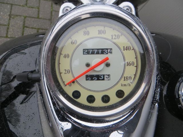 yamaha - xvs-650-a-dragstar-classic