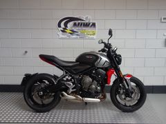 TRIUMPH TRIDENT 660