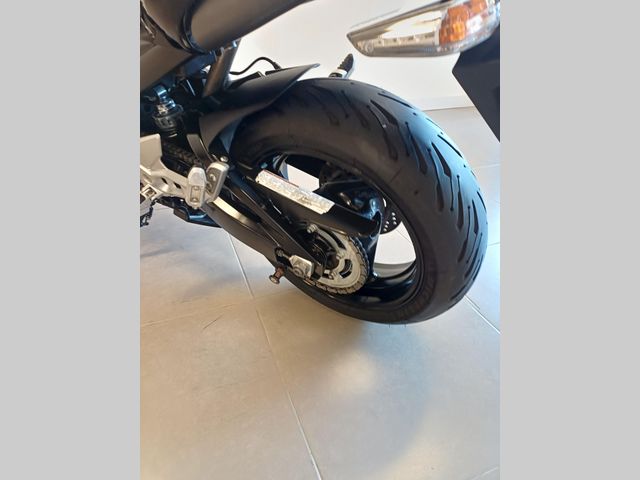 suzuki - gsr-600