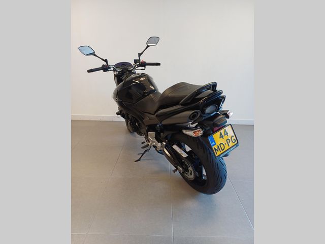 suzuki - gsr-600
