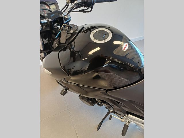 suzuki - gsr-600
