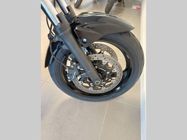suzuki - gsr-600