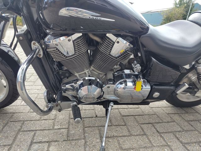 honda - vtx-1800