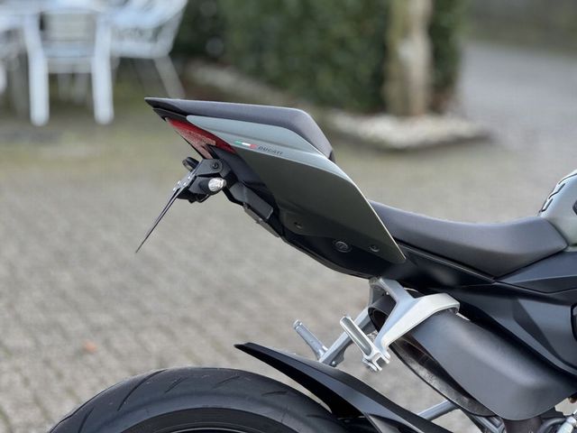 ducati - streetfighter-v2