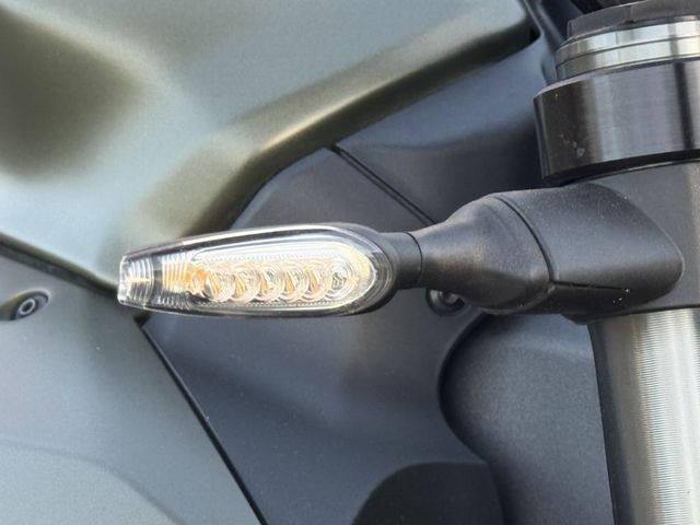 ducati - streetfighter-v2