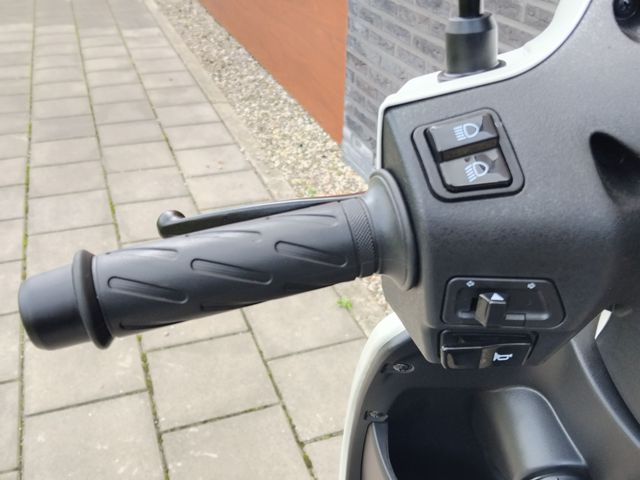 suzuki - address-125