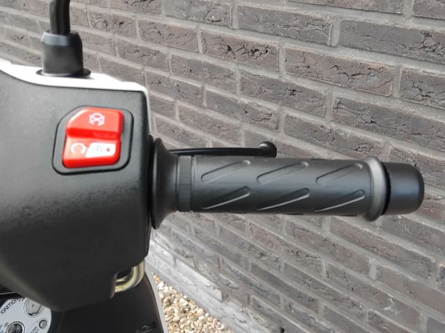 suzuki - address-125