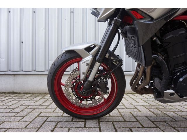 kawasaki - z900