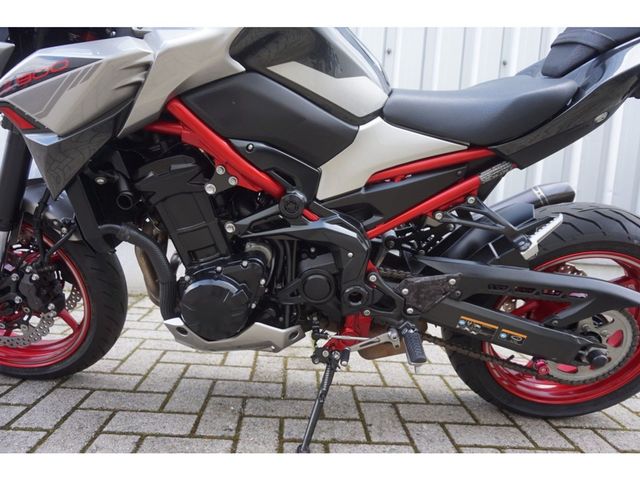 kawasaki - z900