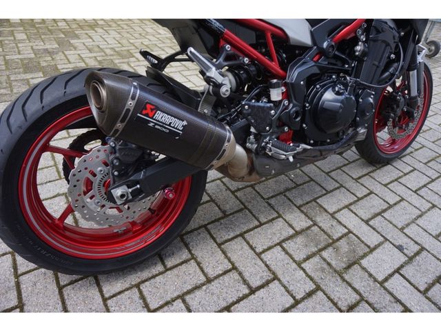 kawasaki - z900