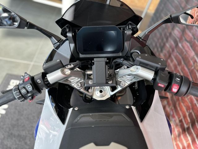 bmw - r-1300-rs