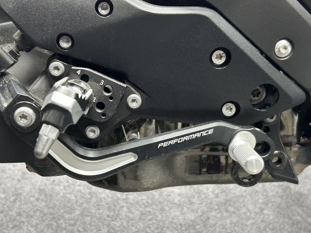 bmw - r-1300-rs
