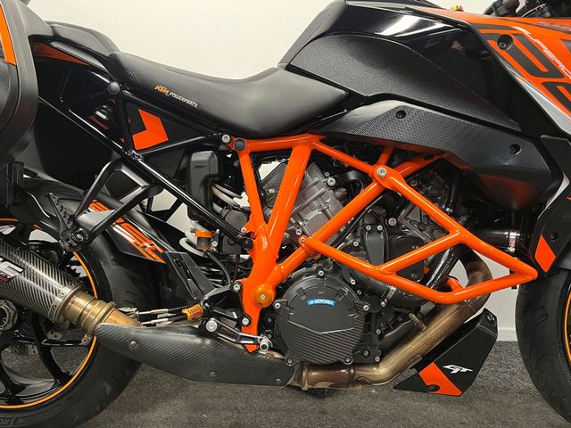 ktm - 1290-super-duke-gt