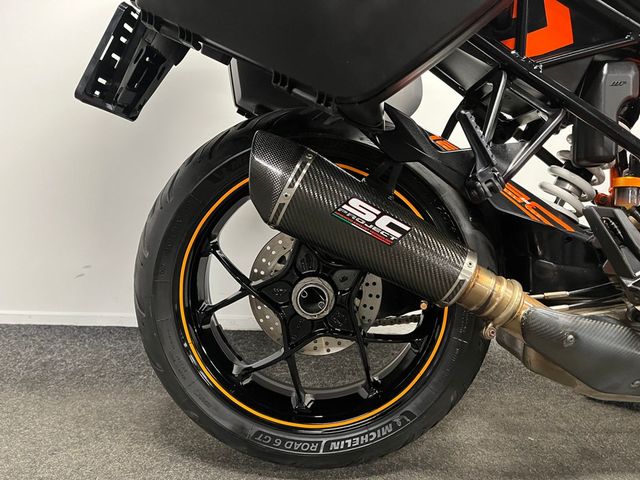 ktm - 1290-super-duke-gt