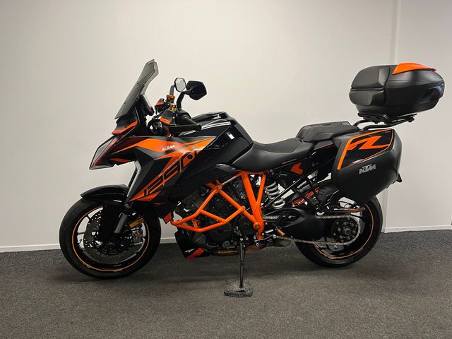 ktm - 1290-super-duke-gt