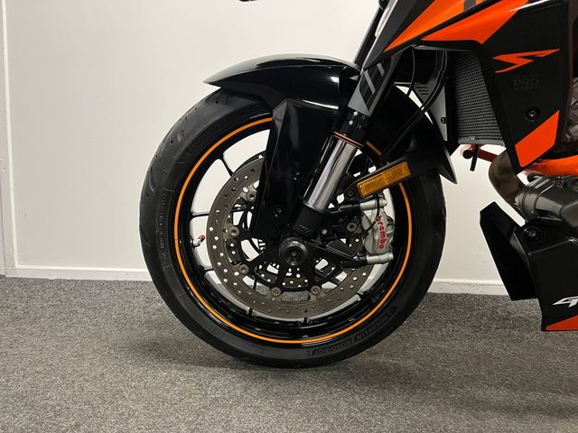 ktm - 1290-super-duke-gt