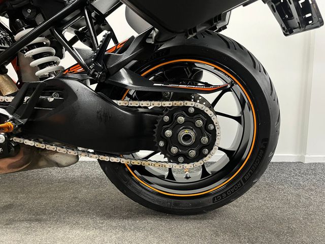 ktm - 1290-super-duke-gt